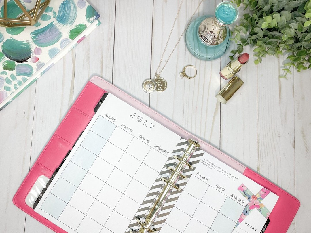 blogger planning content ideas