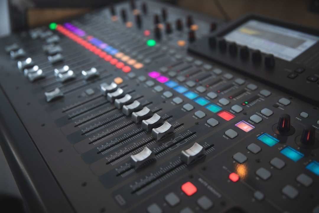 professional audio mixing console